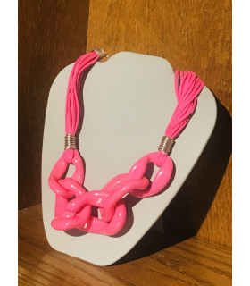 Collar corto eslabones fucsia